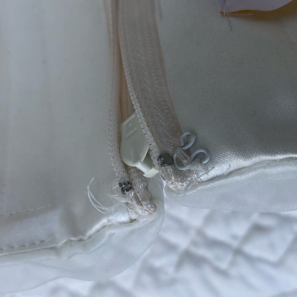 MORE INFO: AIRE BARCELONA 💎 Wedding Dress - Picture 3 of 7